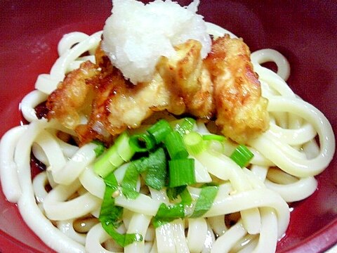 おろしを添えてさっぱりと鶏天うどん